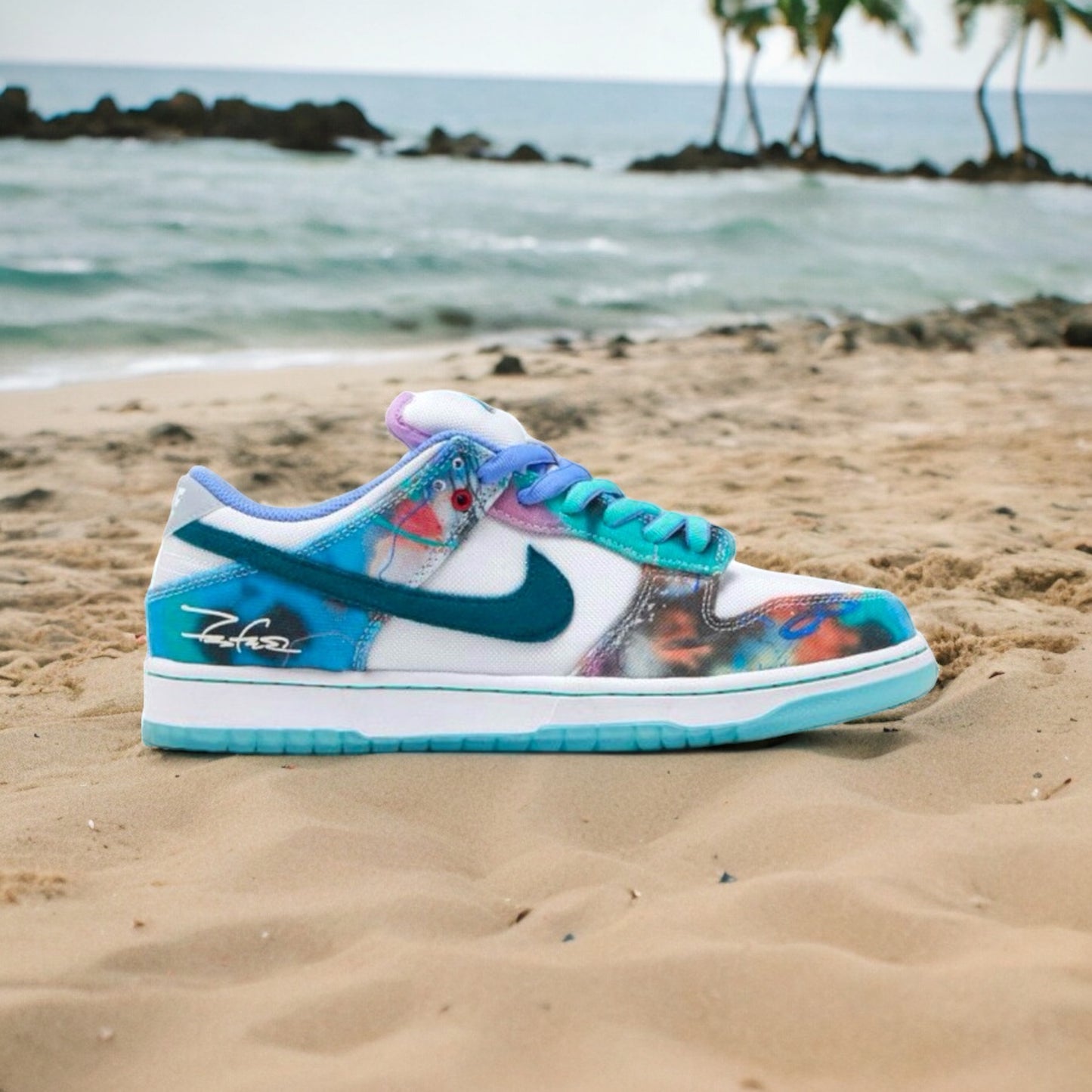 Futura × Nike SB Dunk Low "White and Geode Teal"