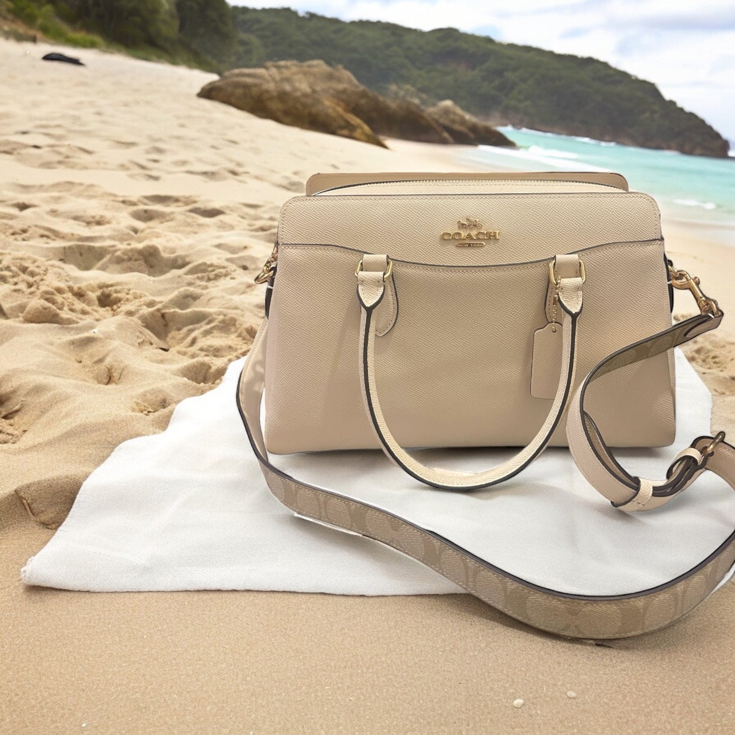 Bolso de mano Darcie con detalle de lona exclusivo